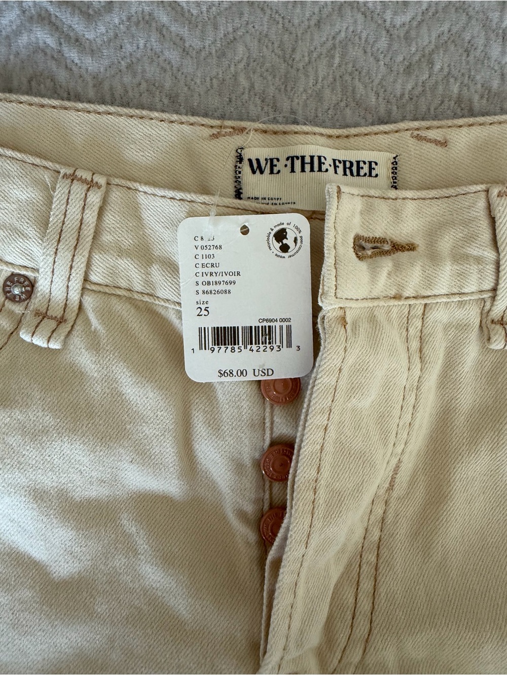 Free People We The Free Ecru Denim Shorts Distressed Raw Hem 25 NWT - Picture 5 of 9